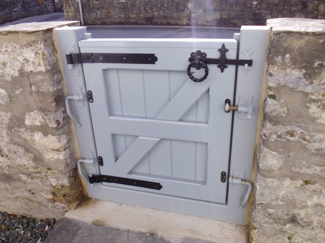 grey_flood_gate